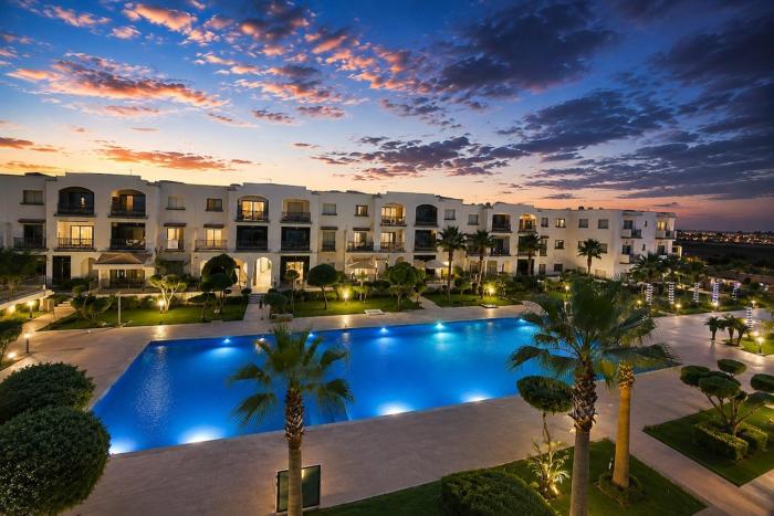 Premium Apartment with Pool View & Private Garden