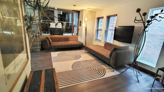 Large urban apartment with steam sauna