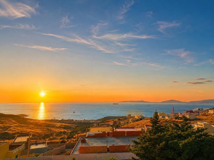 Villa Beach & Tanger Med View - Parking & Wifi & Ping pong Table & Basketball