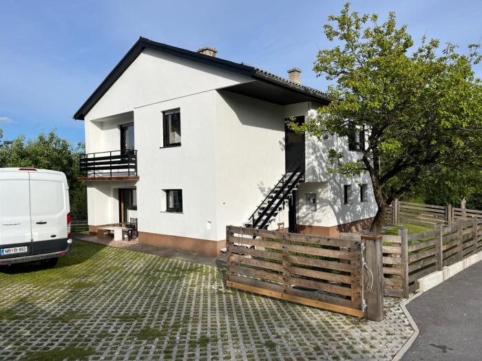 Ajda Apartments