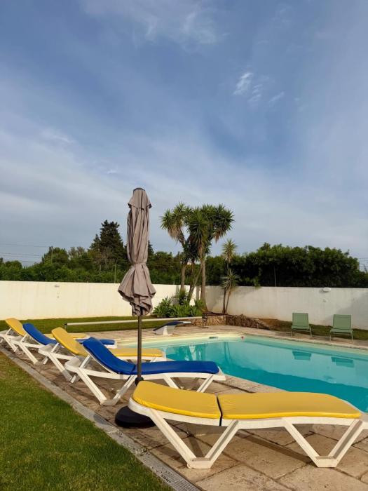 4-Bedroom Villa 15 Min to Albufeira, Pool and AC