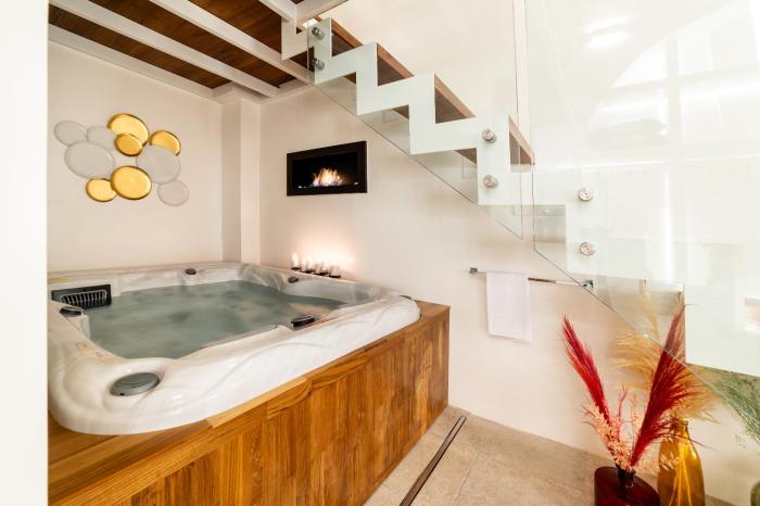 Old Court Luxury Suite Spa by Monholiday