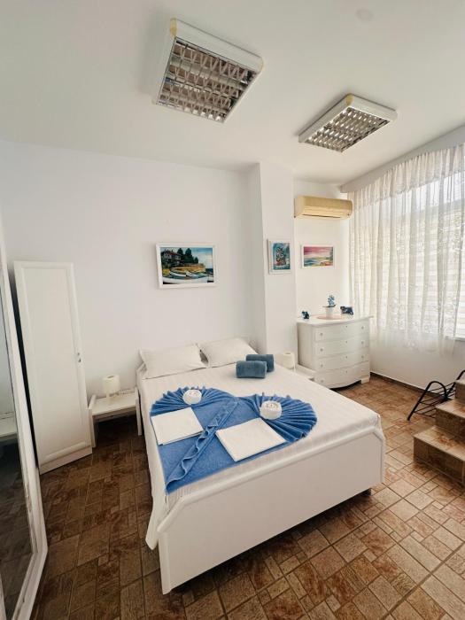 Azure Sea Apartment