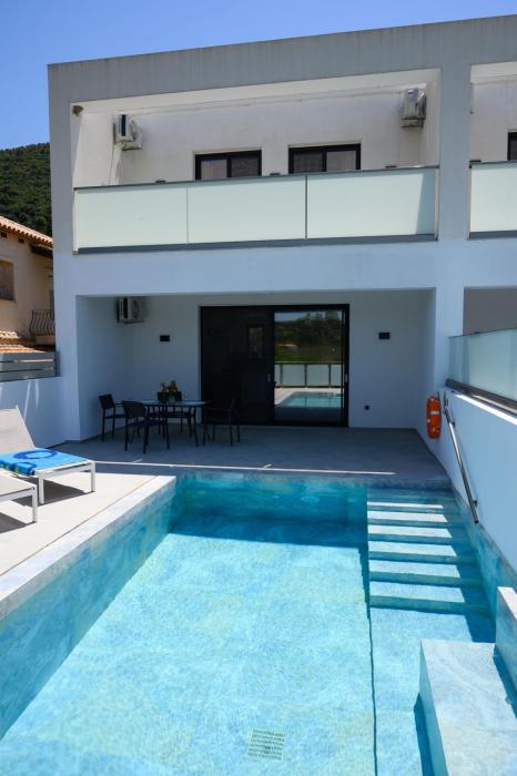 Herodotos Suites