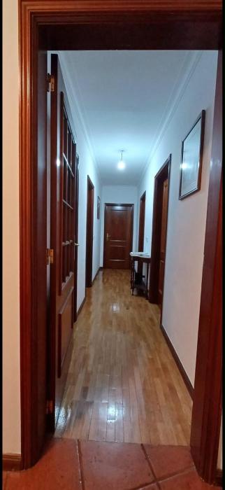 Quarto de solteiro com varanda em viseu