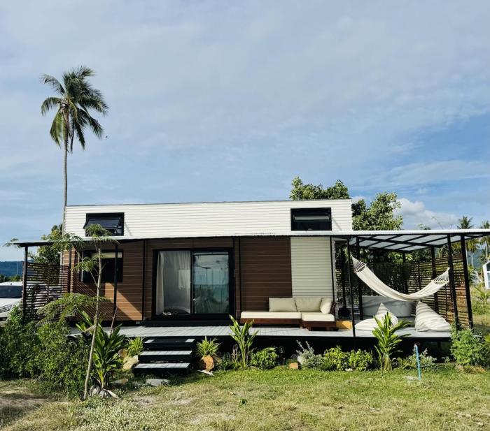 Private Sunset Beachfront Thainee Villa