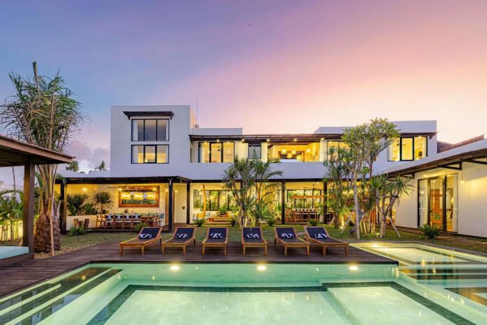 Villa Amayana - Brand-New LUX 5BR Villa with Grand Pool & Garden