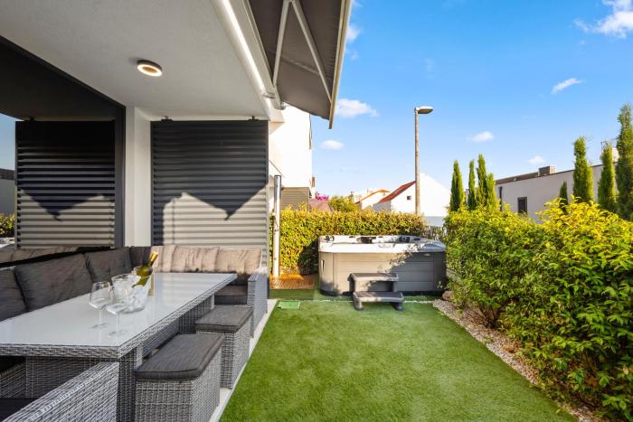 Pure Bliss Villa With Jacuzzi - Happy Rentals