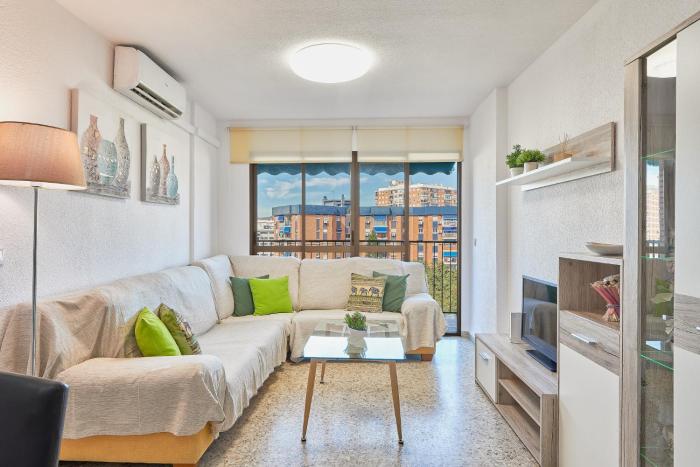 LUMINOSO APARTAMENTO 5 MINUTOS DE LA PLAYA