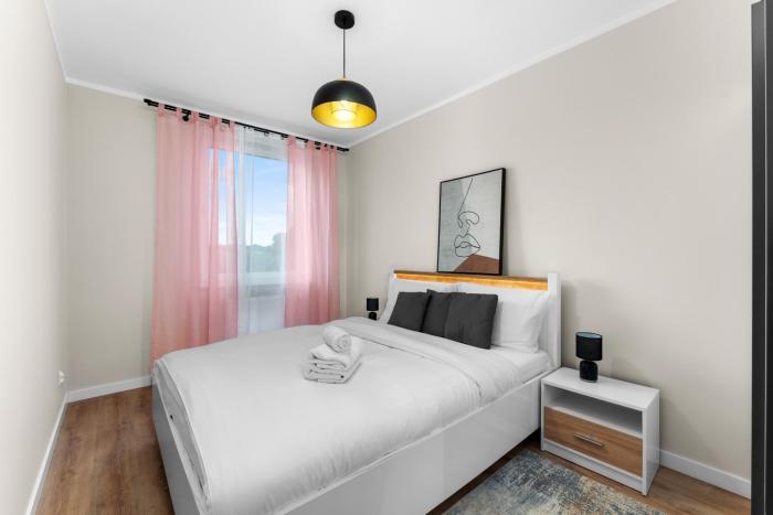 Staw Płaszowski Comfort Apartment by BookingHost