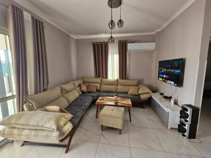 Arlis House
