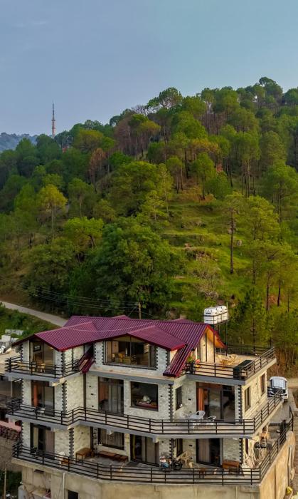Kosh Villa Pinevale 2- BHK Villa With Pool Table, Terrace Lounge & 360 Panoramic Mountain Views