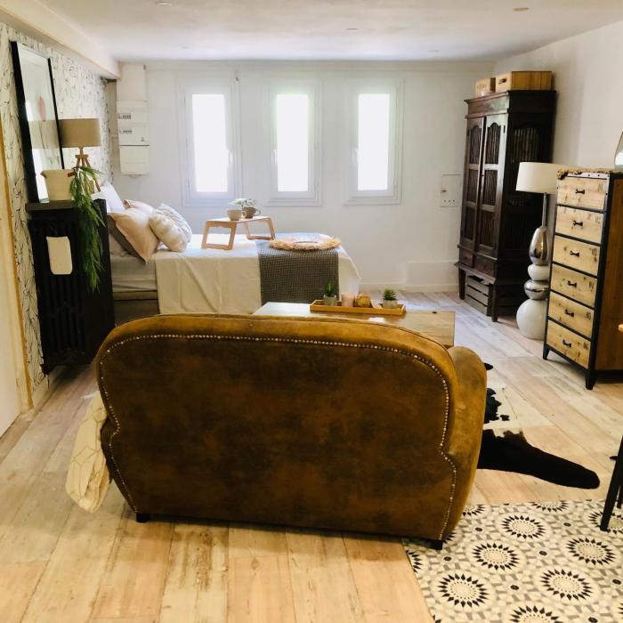 Studio Slow Life avec cour, au cœur du vieux village