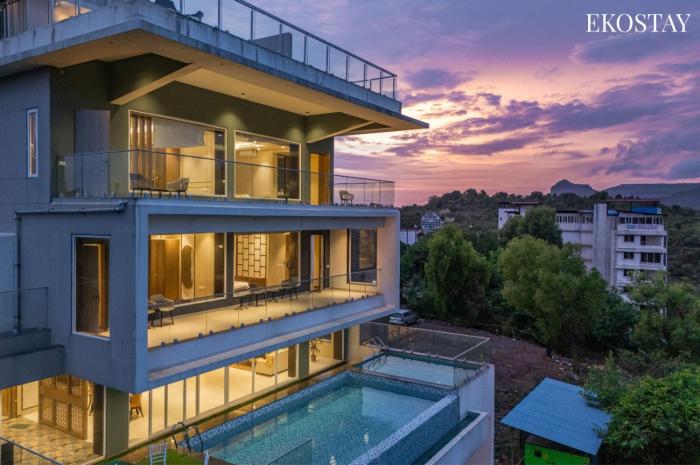 EKOSTAY Gold - Caprica Villa