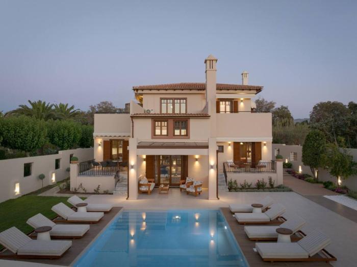 New Villa Ikos with Private Pool & BBQ, Walking Distance to the Beach
