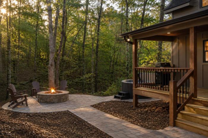 Thyme Out Hot Tub 7 Minutes to Blue Ridge