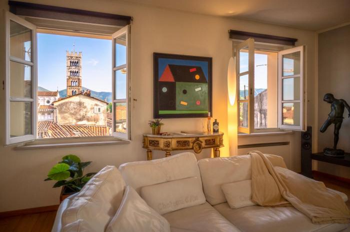 Le Torri Penthouse - Skyline Views in Lucca Walls