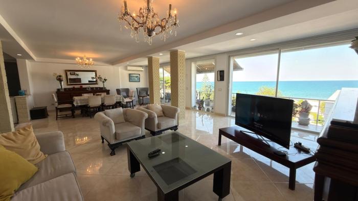 Where Blue Meets Blue Seaside Apt with Great Views