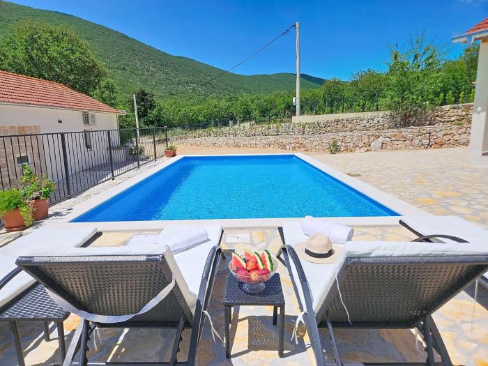 Holiday Home Ana by Interhome