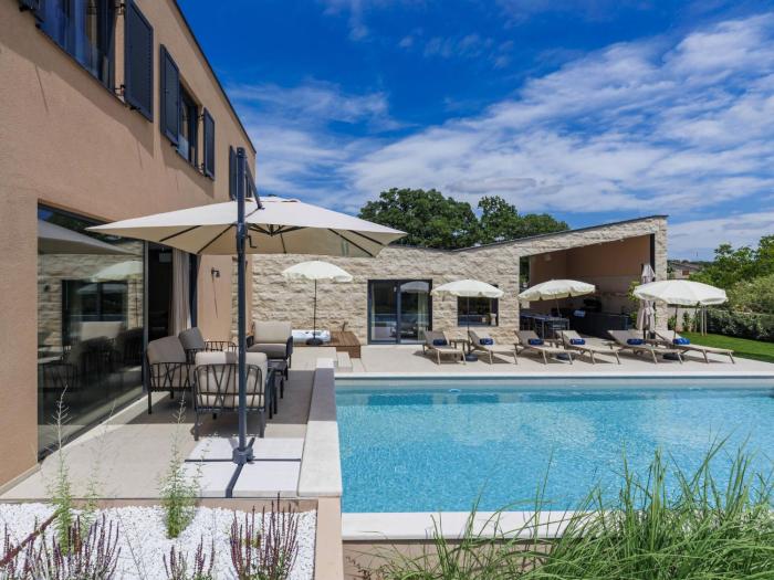 Holiday Home Sola by Interhome