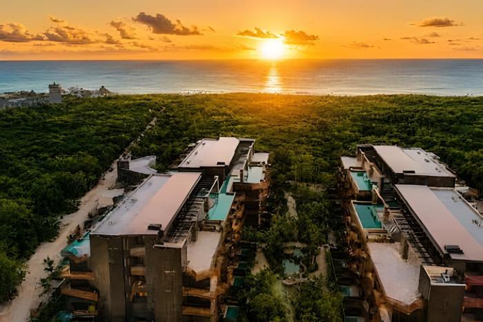 Jungle Guardian - Rooftop Pool & Beach Club