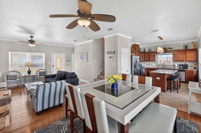 Your 4 Bedroom Coastal Escape! Ocean Views and Pet Friendly!
