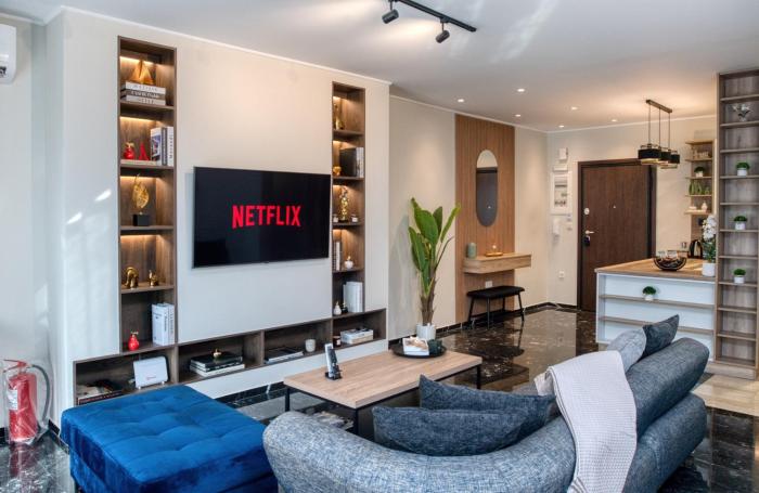 The Athenian Hub 2BR, 3 Minutes to Metro