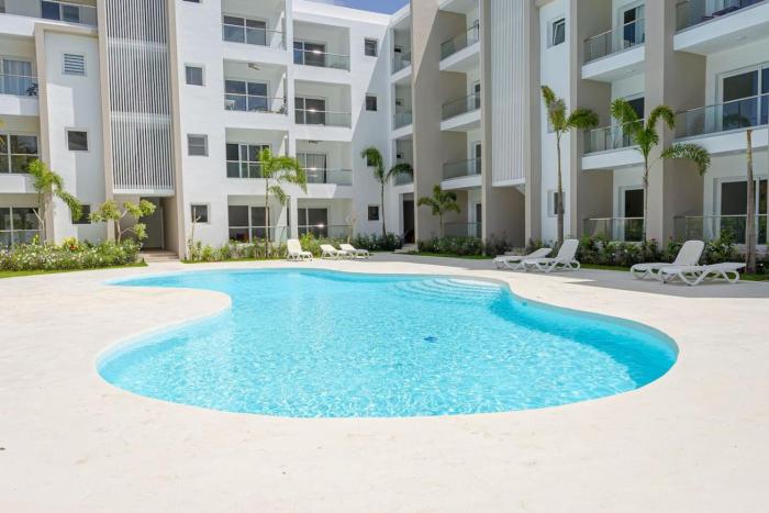 Beach Escape with Pool and Walk to the Beach