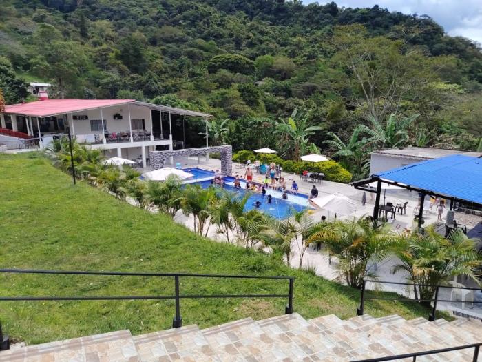 Finca Villa Carmen, Vía Magdalena