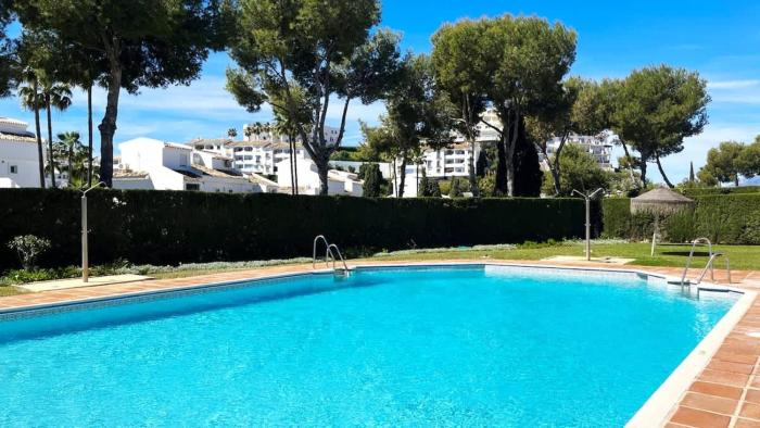 Ground Floor Apt with Pool & Garden Access