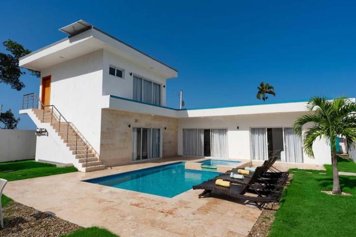 First class 4BR KING SIZE Villa in Sosua town