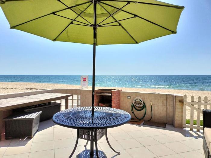 Las Brisas #8 Beachfront - On the sand and steps from Mannys for tacos & tequila
