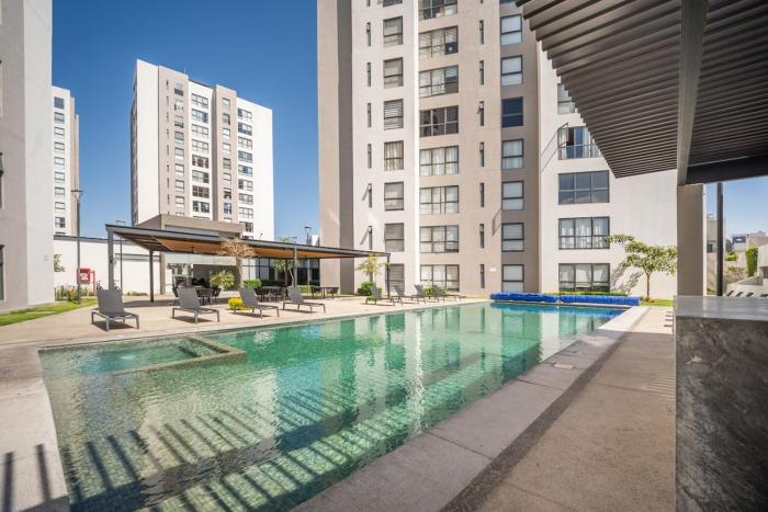 Apartamento equipado, piscina, padel y gimnasio