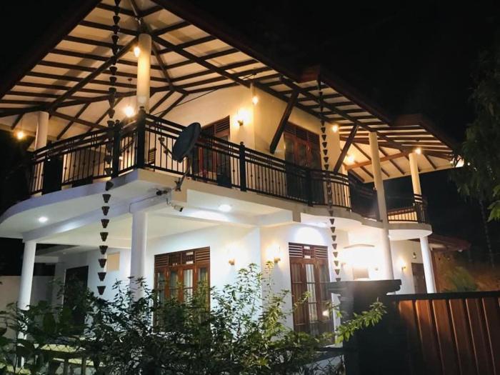 Hiriketiya Hildon White Villa