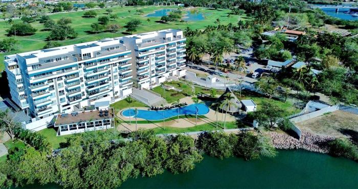 Luxury apartment five minutes by car from the beach