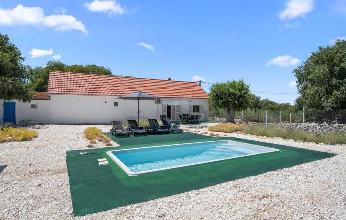 Gorgeous Home In Razvode