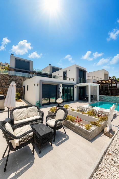 Stunning 3-Bedroom Sea View Villa with Private Pool, Garden & BBQ in Yalıkavak, Bodrum