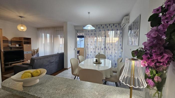 Fregata Duplex- Spacious & Bright with a terrace -near beaches- easy to Old town