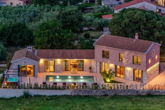Modern Istrian Villa Da Ella - by Istrabook