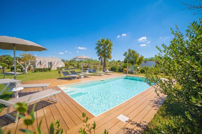 Villa Assunta With Pool Near The Sea - Happy Rentals