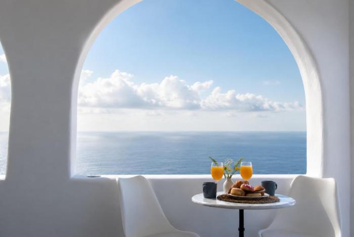 Two Gods Santorini Premium Jacuzzi Sea View Suites