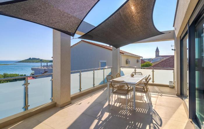3 Bedroom Amazing Apartment In Pakostane