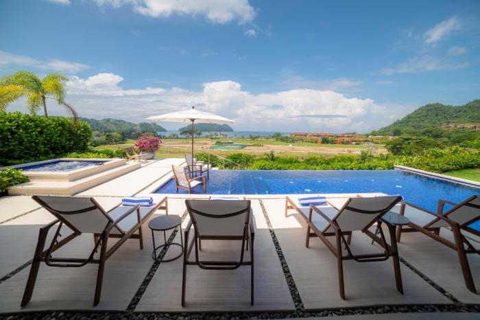 Casa Ohana 5 bdrs ocean view in Los Suenos