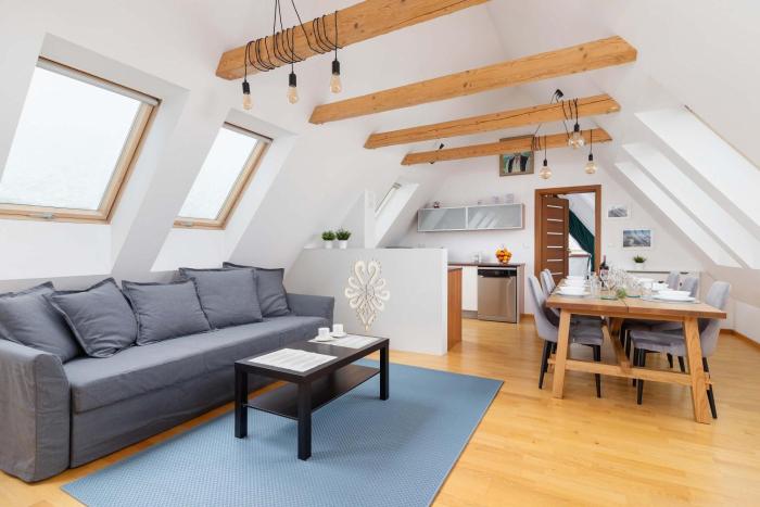 Unique Apartment with Balcony and Parking by Noclegi Renters