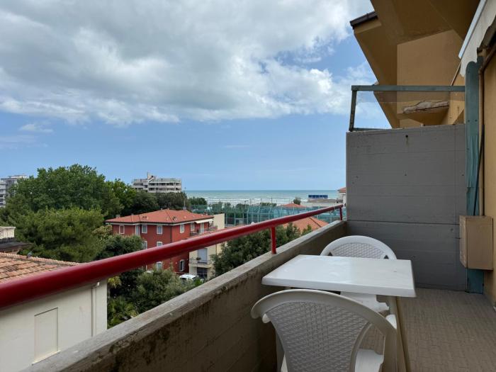 SE294 - Senigallia, bilocale con balcone a 300 m dal mare