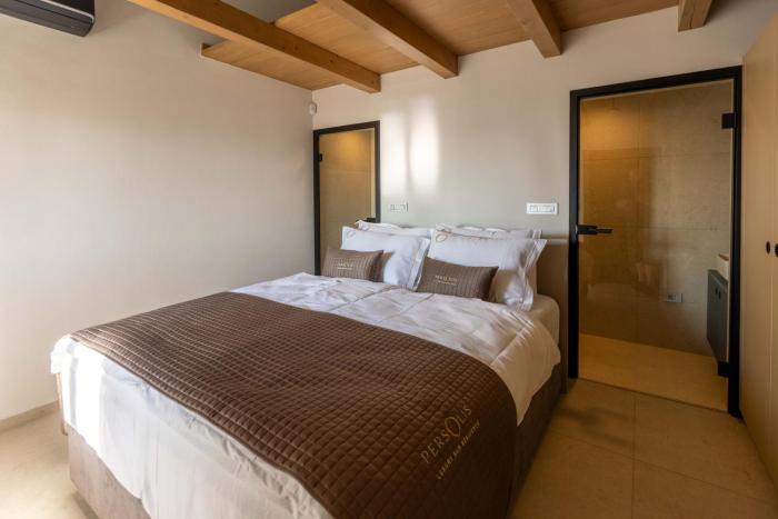 Persolis luxury sun residence