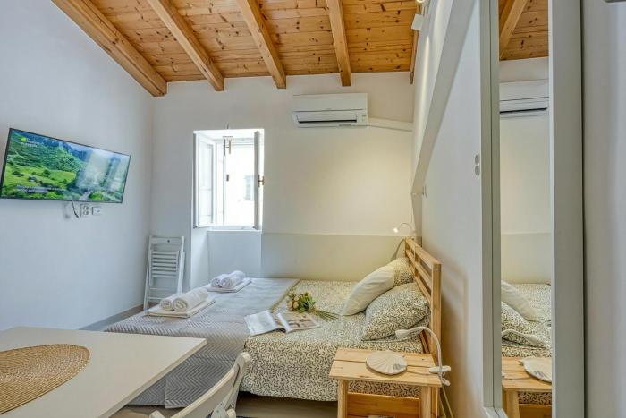 Lasta Lošin Town Rooms - Happy Rentals