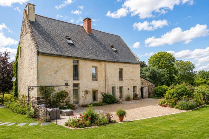 Manoir de Rousse 320 m2 en campagne Piscine Wifi Jardins