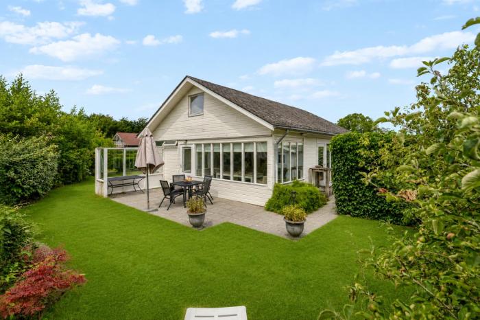 New! Beach House aan Zee with spacious garden