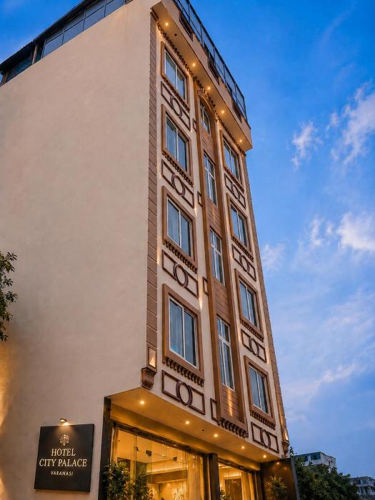 Hotel City Palace Near Varanasi Junction